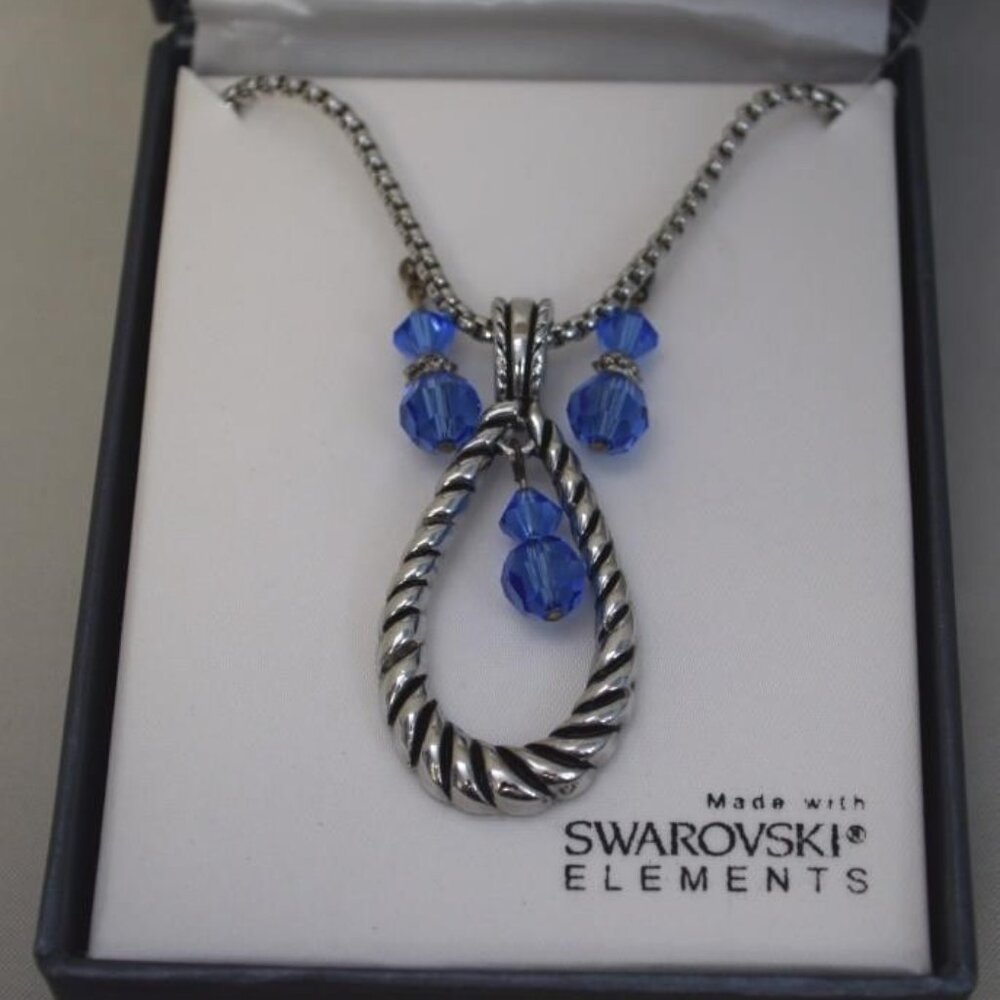 Gorgeous Swarvoski Elements Blue Bead Silvertone Necklace With Matching Earrings